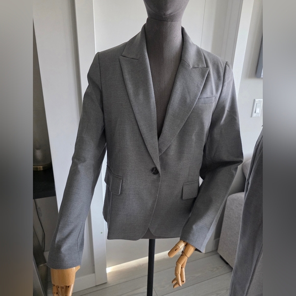 Banana Republic Women's Gray Blazer and Pants Set - Picture 2 of 9